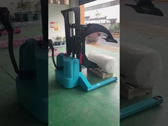 青いロールスタッカー