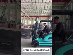 青いフォークリフト